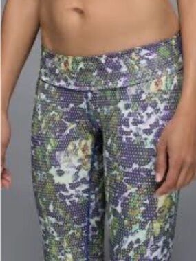 NWOT Lululemon Wunder Under Roll Down Leggings